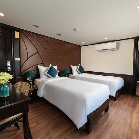 Amanda Cruise Ha Long Bay Hotel Bagian luar foto