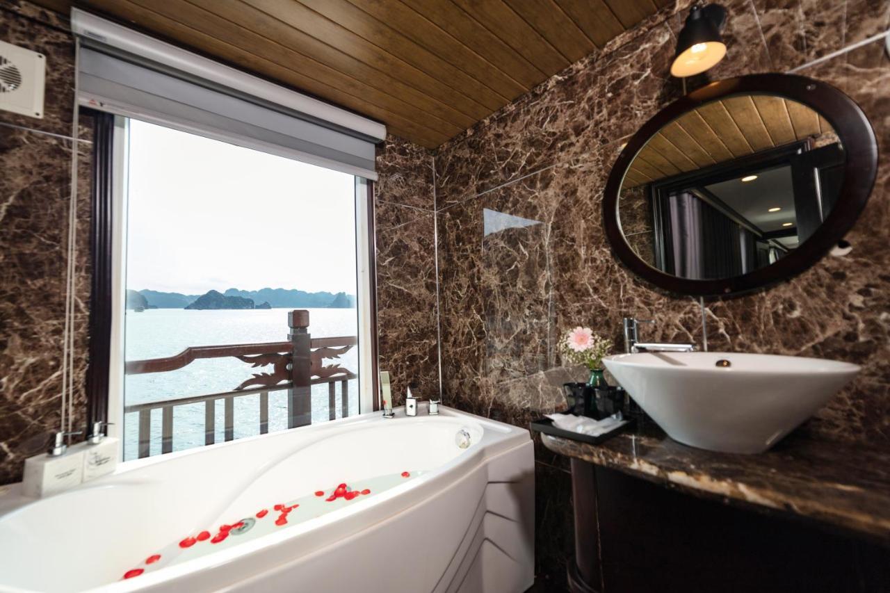 Amanda Cruise Ha Long Bay Hotel Bagian luar foto